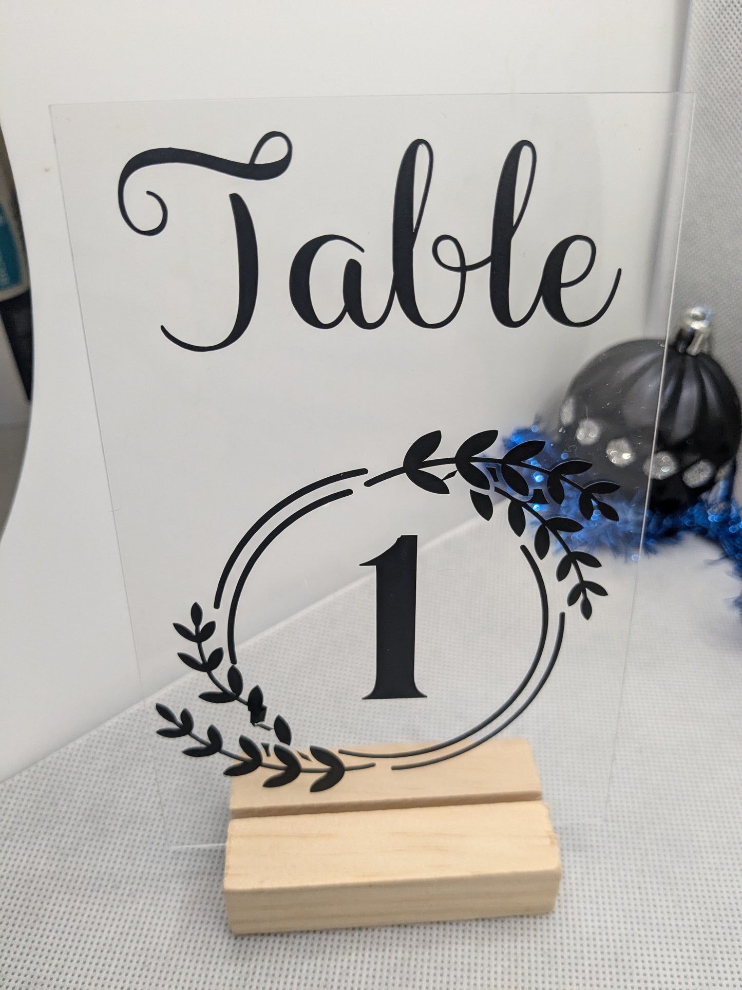 Numéro de table sur socle bois